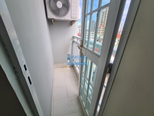 N971 | Elevator Western 1 Bedroom Apartment For Rent Near Russian Market Free Wifi