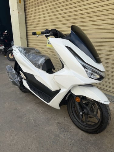 NEW 2025 HONDA PCX 125 FROM JAPAN FOR SLAE