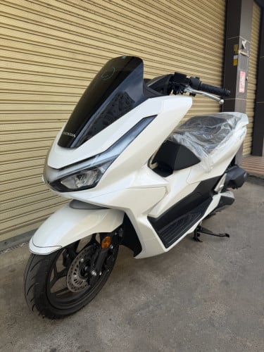 NEW 2025 HONDA PCX 125 FROM JAPAN FOR SLAE
