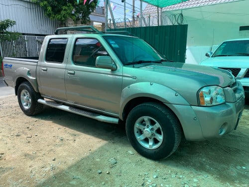 Nissan Frontier ឆ្នាំ 01 ប៉ុង2 កាពីតាស