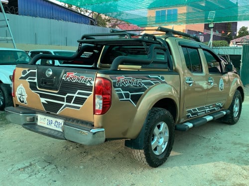 Nissan Frontier ឆ្នាំ 05 ប៉ុង1 សាំង + ហ្គាស