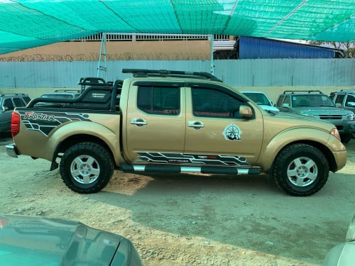 Nissan Frontier ឆ្នាំ 05 ប៉ុង1 សាំង + ហ្គាស