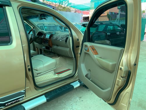 Nissan Frontier ឆ្នាំ 05 ប៉ុង1 សាំង + ហ្គាស