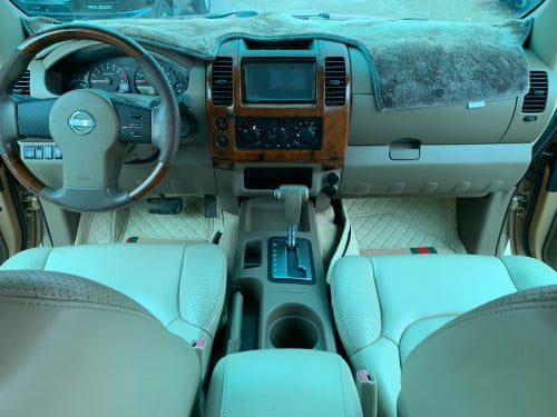 Nissan Frontier ឆ្នាំ 05 ប៉ុង1 សាំង + ហ្គាស
