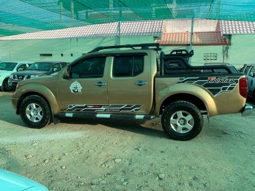 Nissan Frontier ឆ្នាំ 05 ប៉ុង1 សាំង + ហ្គាស