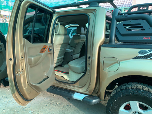 Nissan Frontier ឆ្នាំ 05 ប៉ុង1 សាំង + ហ្គាស