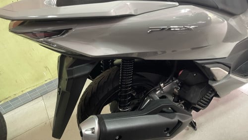 Pcx2021ជប៉ុនក្រដាស់ពន្ន2250$ទិញដាច់វៃដូ25ខេត្តក្រុងតេលេក្រាម077340440