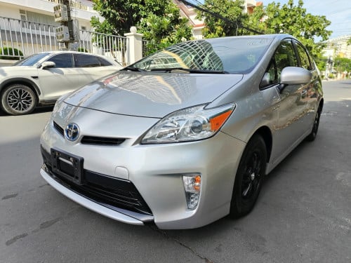 Prius 012 Options 3 16មុឺនម៉ាយហ្សុីន ខាងក្នុងសទឹកដោះគោ សំបកកង់Pirelliថ្មីទាំង4​ ក្រដាសពន្ធ​