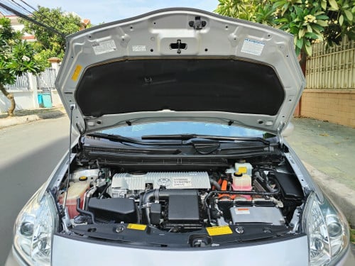 Prius 012 Options 3 16មុឺនម៉ាយហ្សុីន ខាងក្នុងសទឹកដោះគោ សំបកកង់Pirelliថ្មីទាំង4​ ក្រដាសពន្ធ​