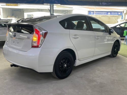 Prius 013 option 3  សូម ចុចលីងខាងក្រោមដើម្បើសួរពត៍មានបន្ថែម
