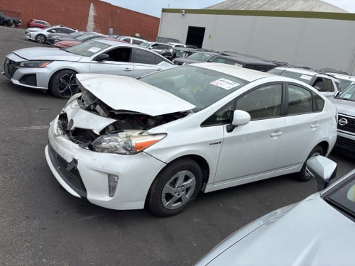 Prius 014 options 3 ឡាន CA មាន🐝ខ្ចៅខ្ចងថ្មី7 ពណ៍