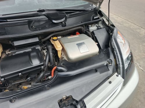 Prius 05 ឡានស្អាត ចរចាបានច្រើន