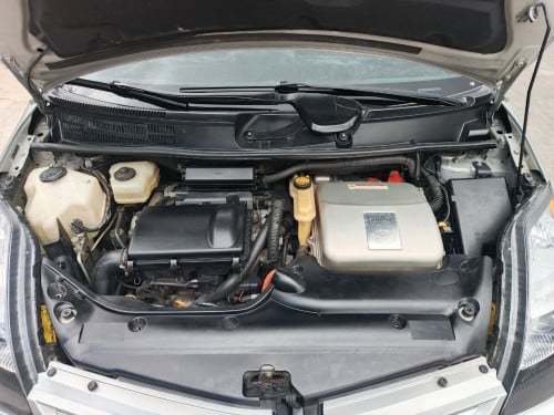 Prius 05 ឡានស្អាត ចរចាបានច្រើន