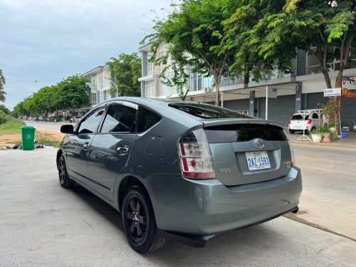 Prius 05 អាគុយ2014 ពណ៌ប្រផេះ