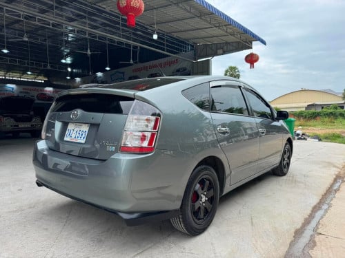 Prius 05 អាគុយ2014 ពណ៌ប្រផេះ