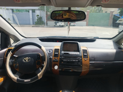 Prius 05 Full Option ឡានស្អាត លក់បន្ទាន់