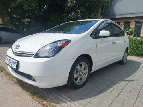 Prius 05 Full Option ឡានស្អាត លក់បន្ទាន់