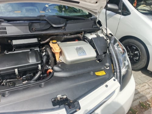 Prius 05 Full Option ឡានស្អាត លក់បន្ទាន់