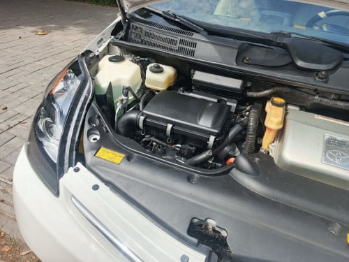 Prius 05 Full Option ឡានស្អាត លក់បន្ទាន់