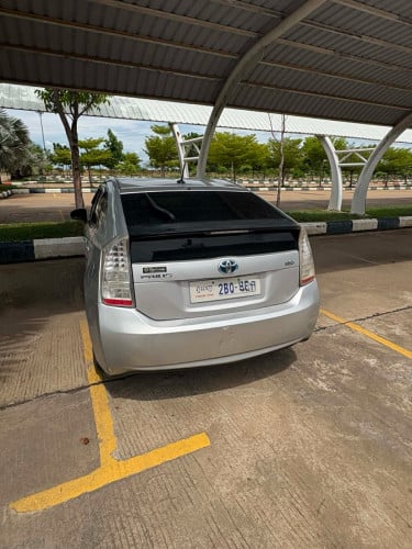 Prius 2010 option 2 ម្ចាស់ដេីម ឡានអ្នកប្រេី