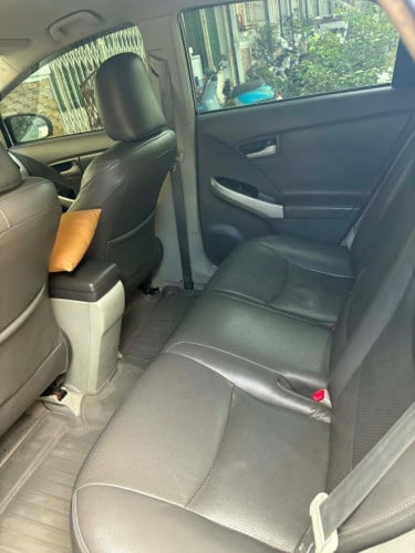 Prius 2010 option 2 ម្ចាស់ដេីម ឡានអ្នកប្រេី