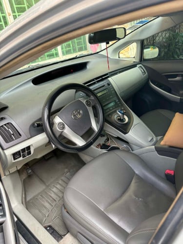 Prius 2010 option 2 ម្ចាស់ដេីម ឡានអ្នកប្រេី