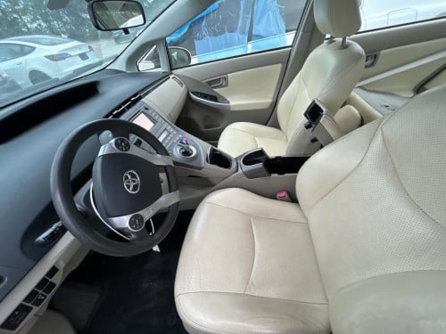 Prius 2012 នាំចូលពីអាមេរិក សាងតែ15+