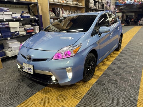 Prius 2013 plug in op3 តំលៃ15500$ 0962217778/092696983