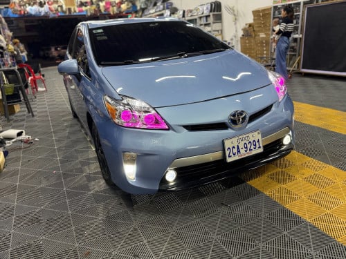 Prius 2013 plug in op3 តំលៃ15500$ 0962217778/092696983