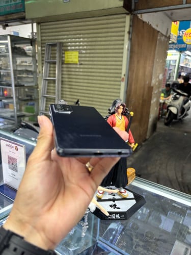 Samsung A72 256G Ram8G Sim2 Global ដានតិចៗ