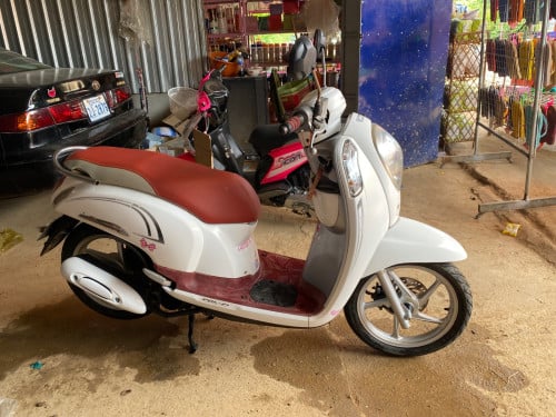 Scooy014ឯកសាគ្រប់ម៉តូស្អាតម៉ាស៊ីនស្ងាត់ជិះស្រួលទីតាំងបាត់ដំបង