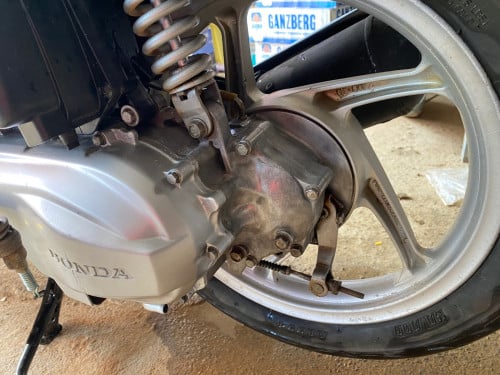 Scooy014ឯកសាគ្រប់ម៉តូស្អាតម៉ាស៊ីនស្ងាត់ជិះស្រួលទីតាំងបាត់ដំបង