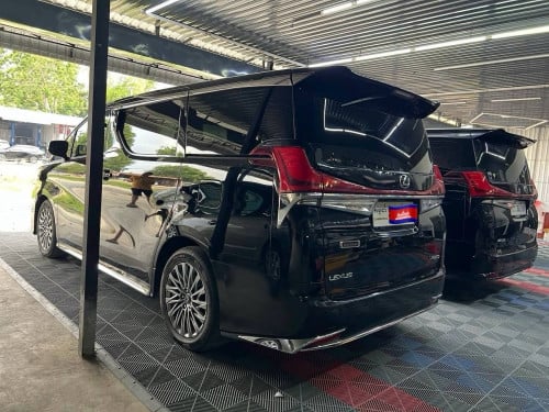 Toyota ALPHARD 2017VIP full option Royal Lounge UP Lexus LM350