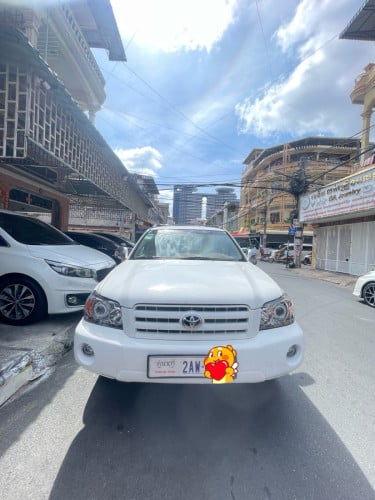 Toyota Highlander 2004 V4 ប៉ុង1 កៅអី3ជួរ ក្នុងលឿង ផ្លាកលេខ PP 2AW xxxx