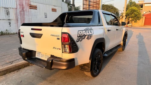 Toyota Hilux Rally 2019 Full ហ្សីនមួយជុំ ធានាឡានស្អាតម្ចាស់ដេីម ទេីបតែបកស្កុត សោ2