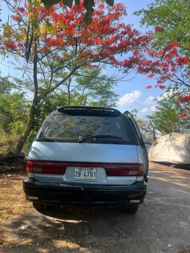 Toyota Previa ឆ្នាំ 96
