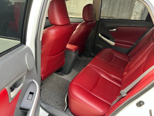Toyota Prius សេរីឆ្នាំ2010ពណ៏សOption 3 ធានាឡានស្អាតអត់បុកអត់ច្រេះឡានថ្មីគ្មានកន្លែងទាស់