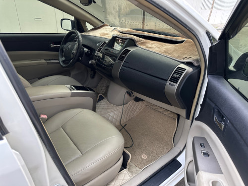 Toyota Prius Full option សេរីឆ្នាំ2006 ម្ចាស់ដេឺមផ្ទាល់ម៉ាញ្ញែMcឡានអត់បុកអត់ច្រេៈឡានថ្មី