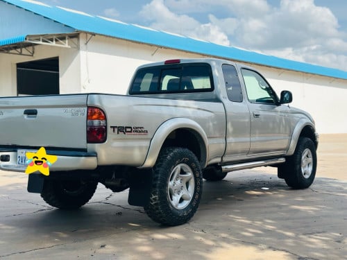 TOYOTA TACOMA 2004 P2