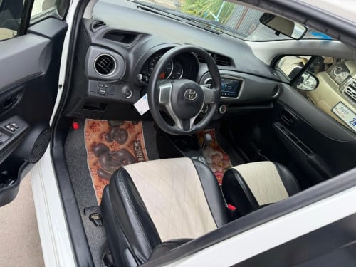 Toyota Vitz 2012 Smart key Full