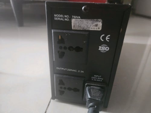 UPS 750VA AVR
