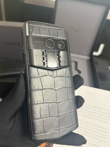 Vertu Agent Q mix Gold