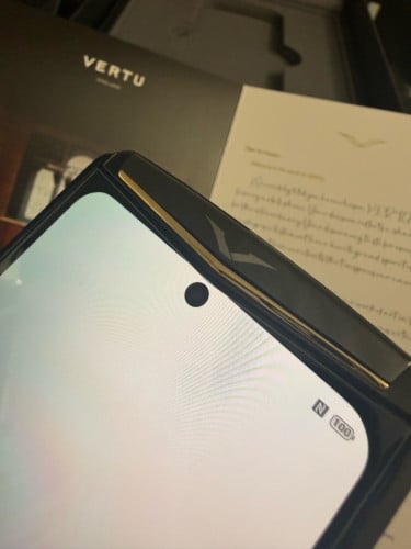 Vertu Agent Q mix Gold