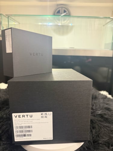 Vertu Agent Q mix Gold