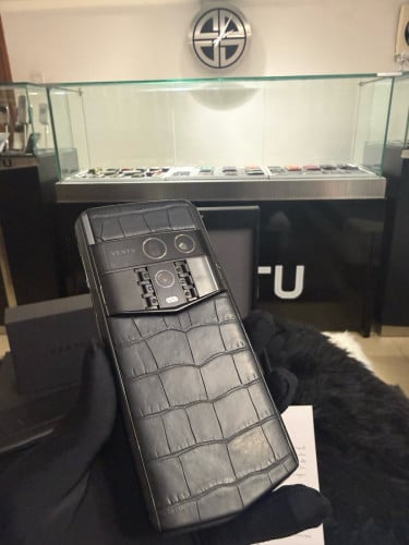 Vertu Agent Q mix Gold