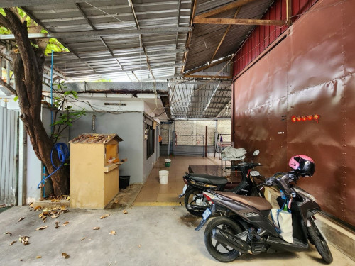 Warehouse and house for rent and sale