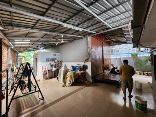Warehouse and house for rent and sale