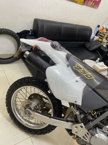 XR250 ឆ្នាំ1999 មានពន្ធត្រឹមត្រូវស្លាកលេខកាតគ្រីលក់2XXX$ស្ដើងបងៗ 💥❤️📥 Telegram 093774441 012774441