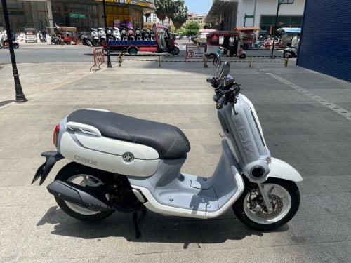 Yamaha Qbix2017 ស្មាតឃី New98%មានពន្ធកាតគ្រីស្លាកលេខ