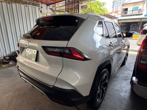 Yaris Cross ថ្មី99%